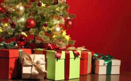 Эксперты рассказали о способах выгодно приобрести новогодние подарки