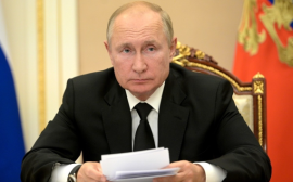 Путин попросил глав МЧС и Минприроды доложить о ситуации с паводками и пожарами