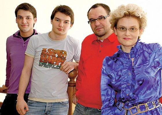 «На нашей женился»: Елена Малышева одобрила невесту младшего сына