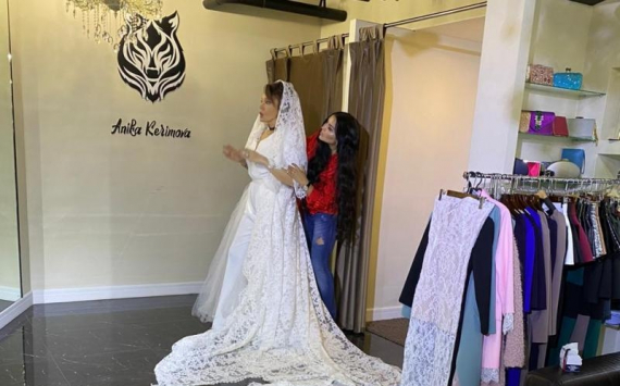 Свадебное платье Азизы с камнями Сваровски за 11 миллионов рублей купила американка