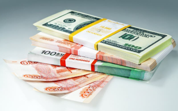 Россияне попытались незаконно вывезти валюту на 880 000 000