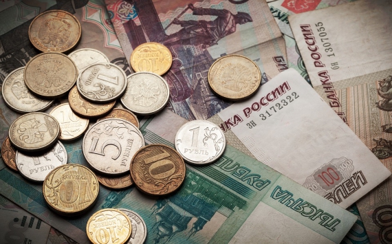 Fitch: Крупные банки России выдержат резкое падение курса рубля‍