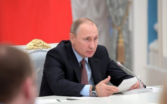 Путин распорядился провести семинары по борьбе с коррупцией для госслужащих 