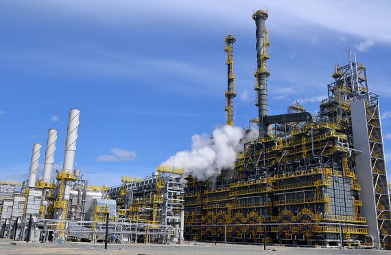 ВЭБ открыл финансирование крупнейшему современному нефтехимическому комплексу в Тобольске