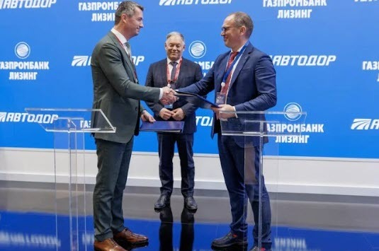 ПМЭФ 2022: Группа Газпромбанк Лизинг и госкомпания «Российские автомобильные дороги» заключили соглашение о сотрудничестве