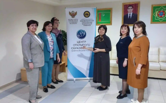 В Туркменистане 300 педагогов русского языка прошли курсы повышения квалификации