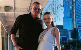 Дмитрий Тарасов пошутил над беременной женой, застрявшей в пробках