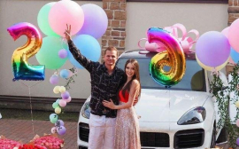 Дмитрий Тарасов четыре года откладывал деньги на элитное авто для жены