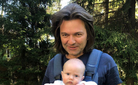 Уикенд с отцом: Дмитрий Маликов вслед за Алексеем Чадовым взял двухлетнего сына на «рыбалку»