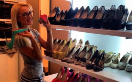 «Просто крутая обувь!»: Ольга Бузова вслед за Ксенией Бородиной купила самые трендовые босоножки этого лета