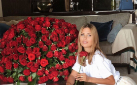 «От Смерфита?»: Виктория Боня получила цветы от таинственного незнакомца
