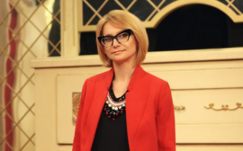 Эвелина Хромченко дала советы по макияжу для тех, кто носит очки