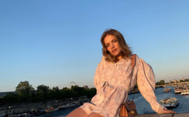 «Не скажешь, что многодетная мама»: Наталья Водянова в шортах блеснула идеальными ногами в Провансе