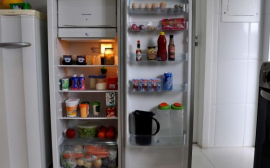 Медики рассказали о токсичности пищевых контейнеров в холодильнике