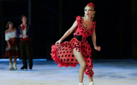 «Невероятно энергично»: Татьяна Навка в красном жакете появилась в жюри шоу «Ледниковый период»