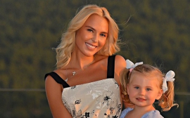 Как две капли: Пелагея показала подросшую дочь от хоккеиста Ивана Телегина