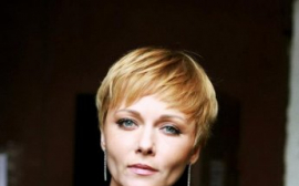 «Надеюсь, за это фото меня не выгонят из театра»: 48-летняя Дарья Повереннова встала на защиту Артема Дзюбы, опубликовав обнаженное фото