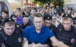Алексей Навальный заключен под стражу на 30 дней после неожиданного слушания в отделении полиции по возвращению в Россию
