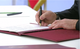 Владимир Путин подписал договоры о вхождении в состав России новых регионов
