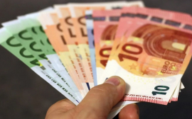 Экономист Беляев назвал рост курса евро до 84 рублей «разовым подскоком»