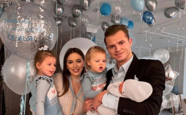 Жена российского футболиста Дмитрия Тарасова Анастасия Костенко ждет четвертого ребенка