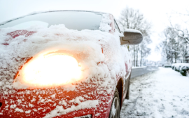 Эксперт Дижечко рассказал, почему опасно оставлять автомобиль под снегом на долгое время