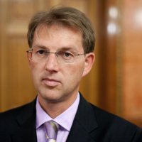 Словенский премьер-министр выступил против российских санкций