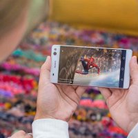 Sony презентовала безрамочный смартфон Xperia C5 Ultra