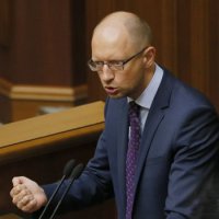 Яценюк потребовал от РФ списать часть долга Украины