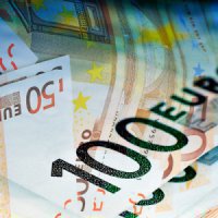 Аналитики: Курс евро опустился ниже 72 рублей