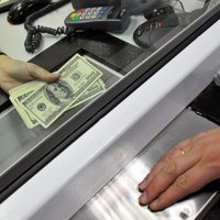 В марте спрос россиян на иностранную валюту вырос в два раза 