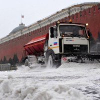 Из-за снегопада дорожные службы Москвы перешли на усиленный режим работы