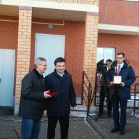 Воробьев вручил ключи от новых квартир переселенцам из Дзержинского