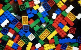 Стоит ли винить в падении прибыли Lego нового СЕО?