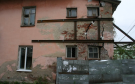 Прокуратура потребовала от саратовской администрации расселить жильцов аварийных домов