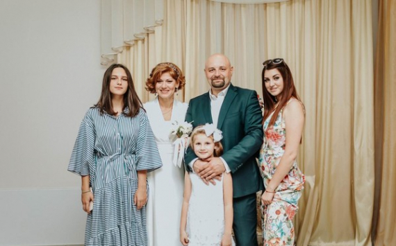 Елена Бирюкова прошла курс детокса после свадьбы