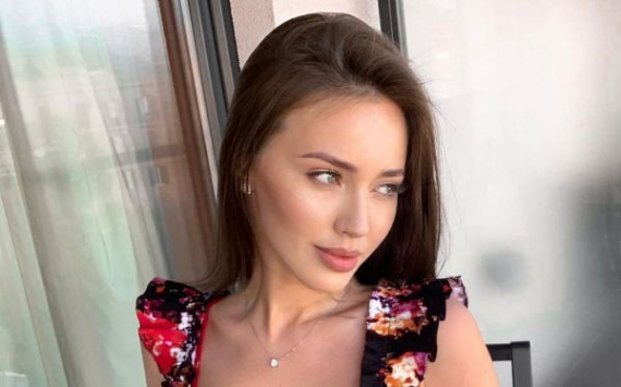 Беременную Анастасию Костенко раскритиковали за очередной модный провал