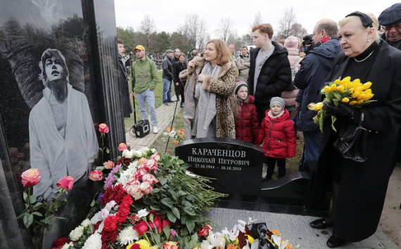 Бесплатный памятник Николаю Караченцову появился на Троекуровском кладбище