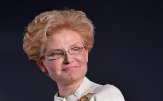 Елена Малышева заявила, что на пенсию в 23 000 рублей в ее медицинском центре лечиться не получится