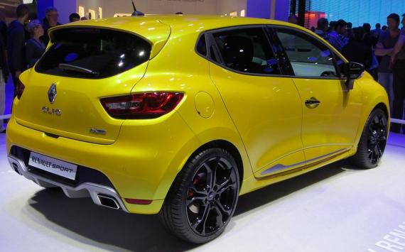 Компания Renault реализовала в России через онлайн-шоурум 40 тыс. автомобилей