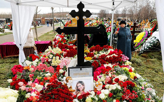 Близких Юлии Началовой не пускают на ее могилу из-за карантина