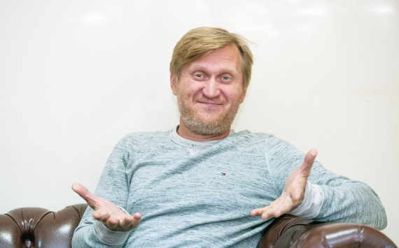 Андрей Рожков из «Уральских пельменей» отрастил бороду и стал похож на хипстера