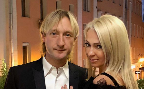 «Этот день я не забуду никогда»: Яна Рудковская и Евгений Плющенко отмечают трехлетие со дня венчания