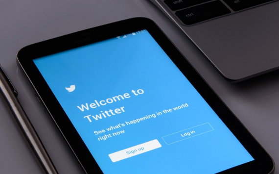 Акции Twitter упали более чем на 2% после приостановки аккаунта Трампа