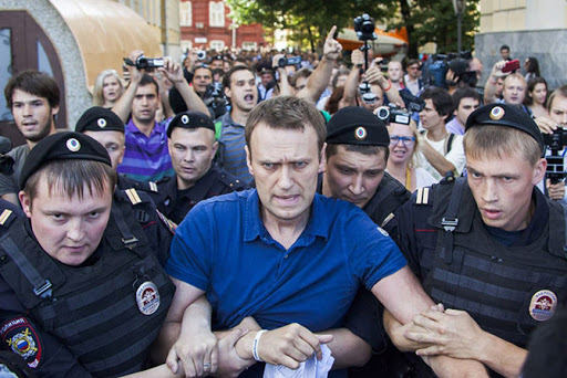 Алексей Навальный заключен под стражу на 30 дней после неожиданного слушания в отделении полиции по возвращению в Россию