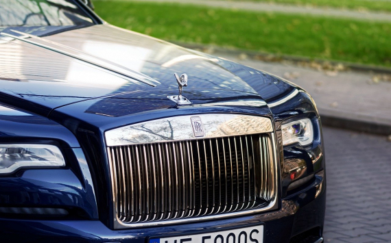 Rolls-Royce установил новый рекорд продаж в России в 2020 году