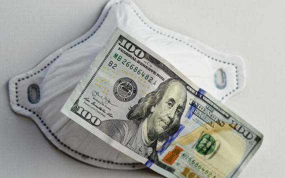 Экономист Голубовский спрогнозировал рост курса доллара до 100 рублей