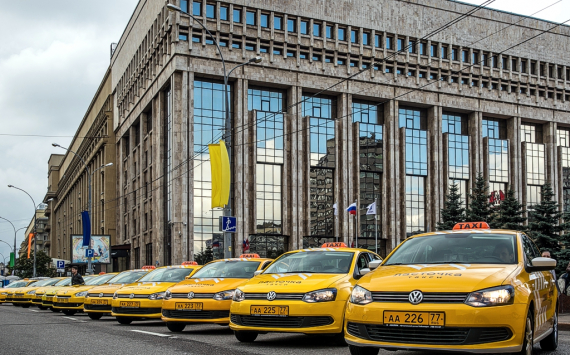 Более 42 тыс. водителей в Москве и Подмосковье зарегистрировались в системе мониторинга такси