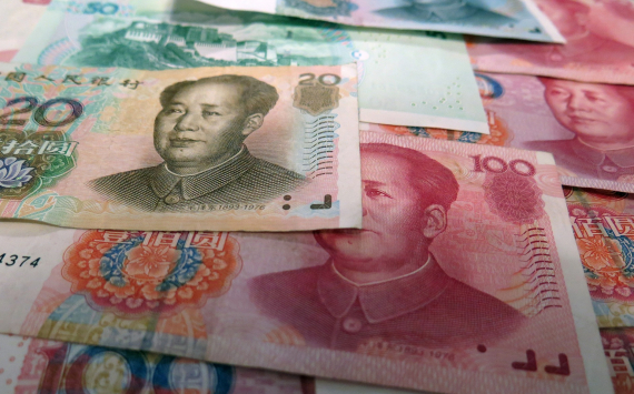 Медведев: в случае прекращения операций с долларом и евро Россия перейдёт на юань