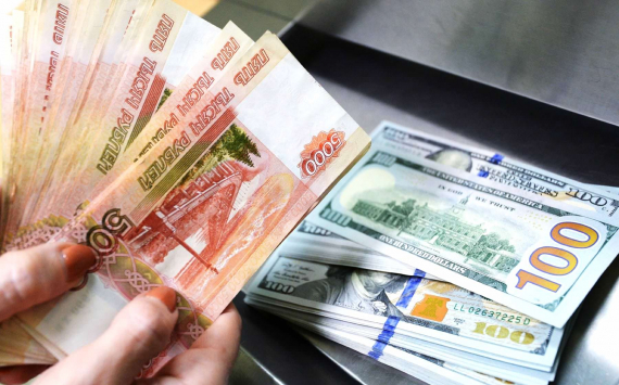 Банки РФ: большинство граждан РФ хранят свои сбережения в рублях